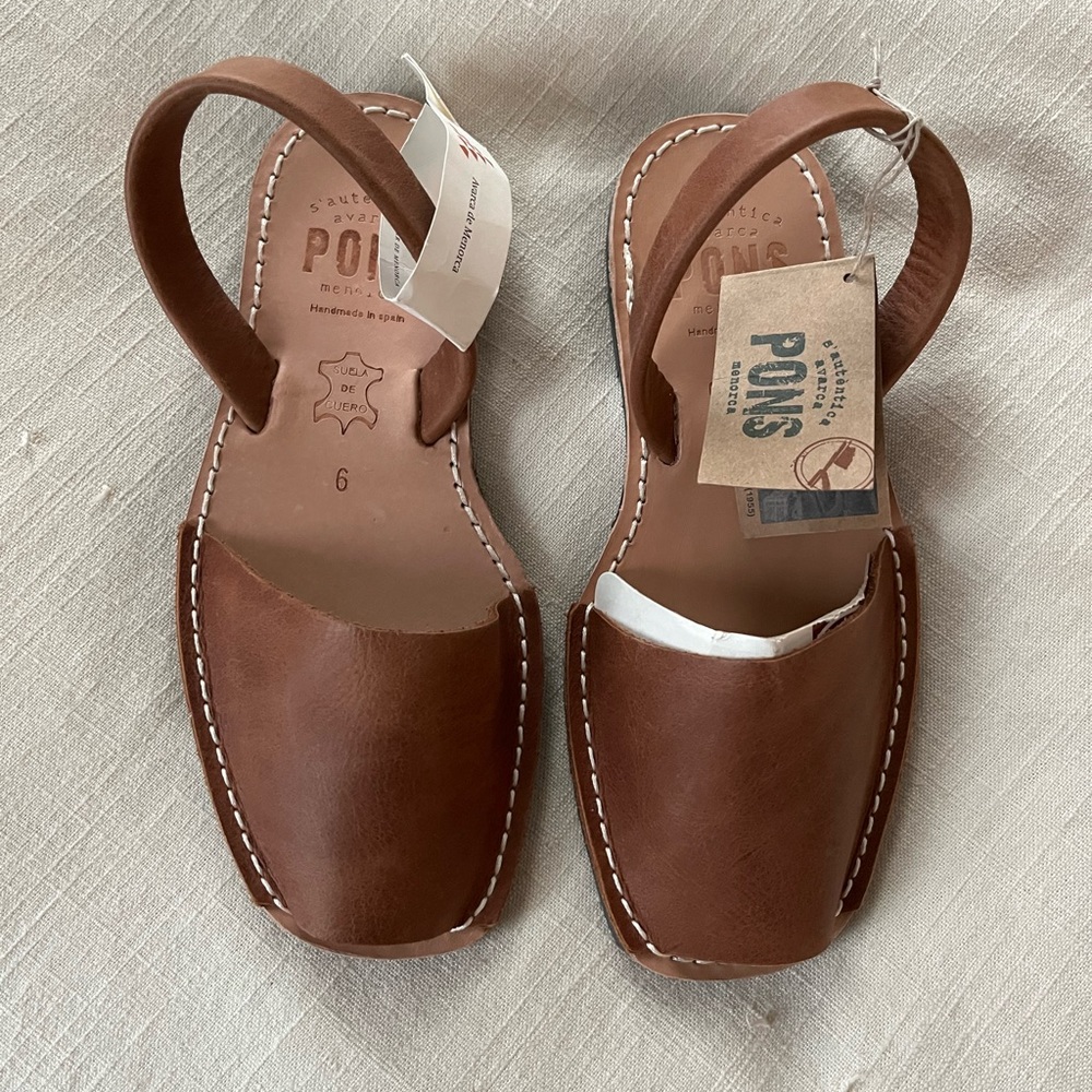 PON AVARCAS new with tags and box never been worn